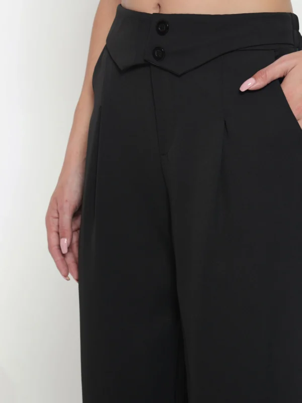 Close-up of Glimzee women’s black trousers with side pockets – stylish modern pants for everyday wear